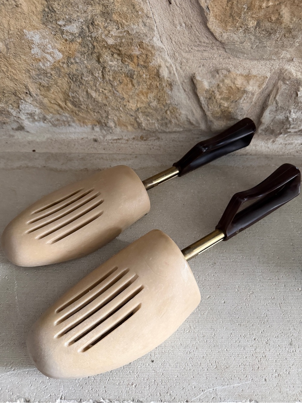 Vintage Shoe Trees Pair Plastic Brown & Cream Ventilated Toe Size Large